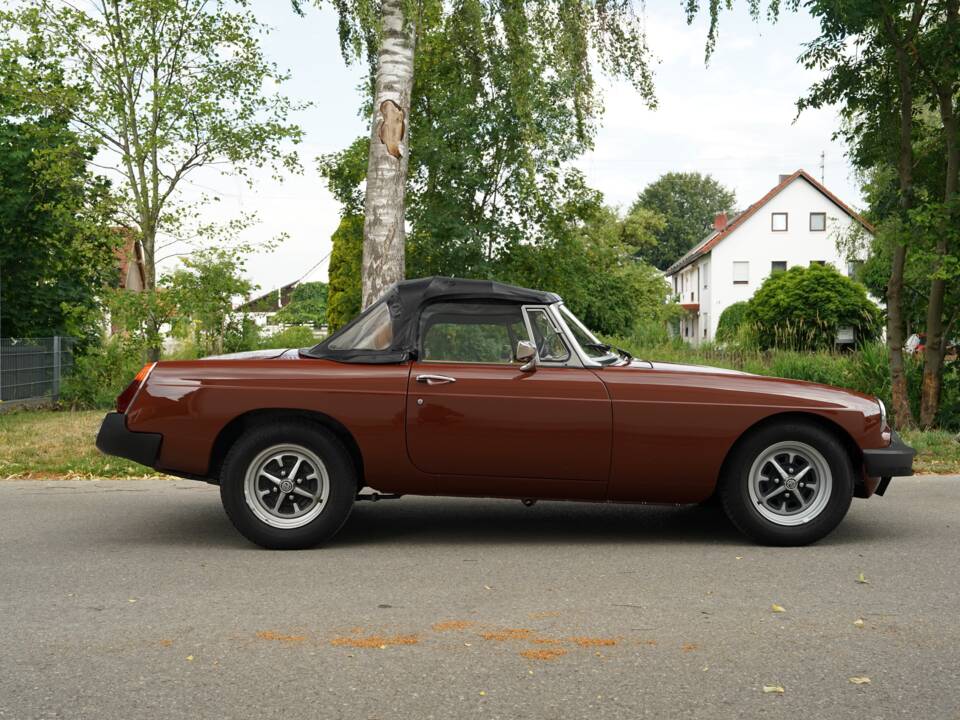 Image 7/100 of MG MGB (1978)