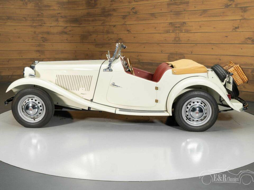 Image 14/19 of MG TD (1953)