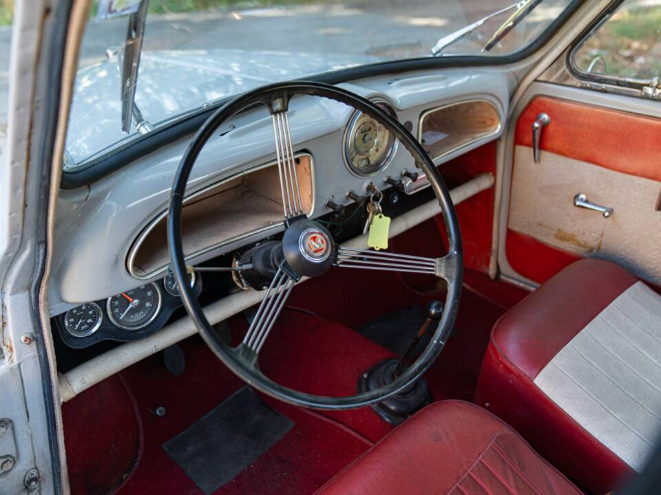 Image 35/50 of Morris Minor 1000 (1958)