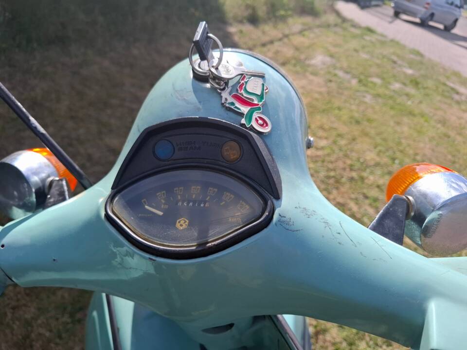 Image 43/48 of Bajaj DUMMY (1993)