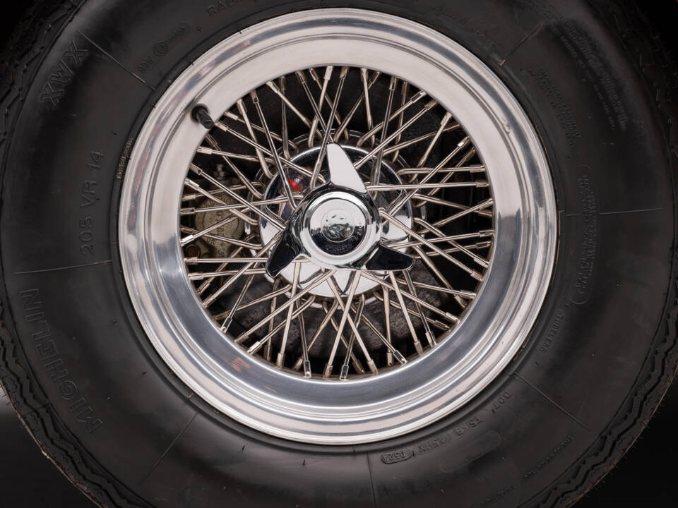 Image 8/28 of Ferrari 275 GTS (1965)
