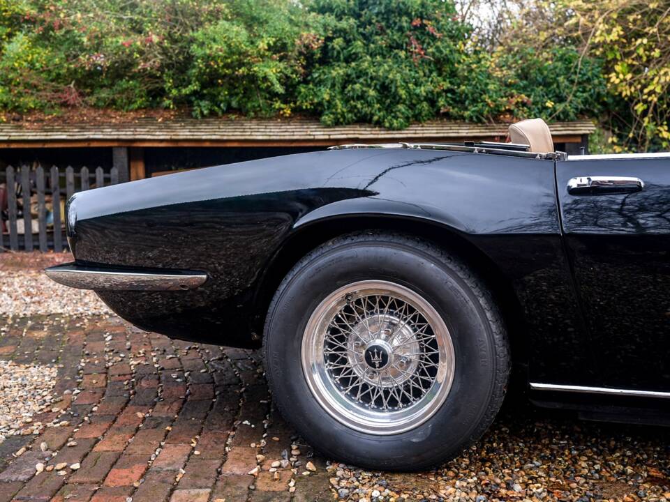 Image 24/25 of Maserati Ghibli Spyder (1970)