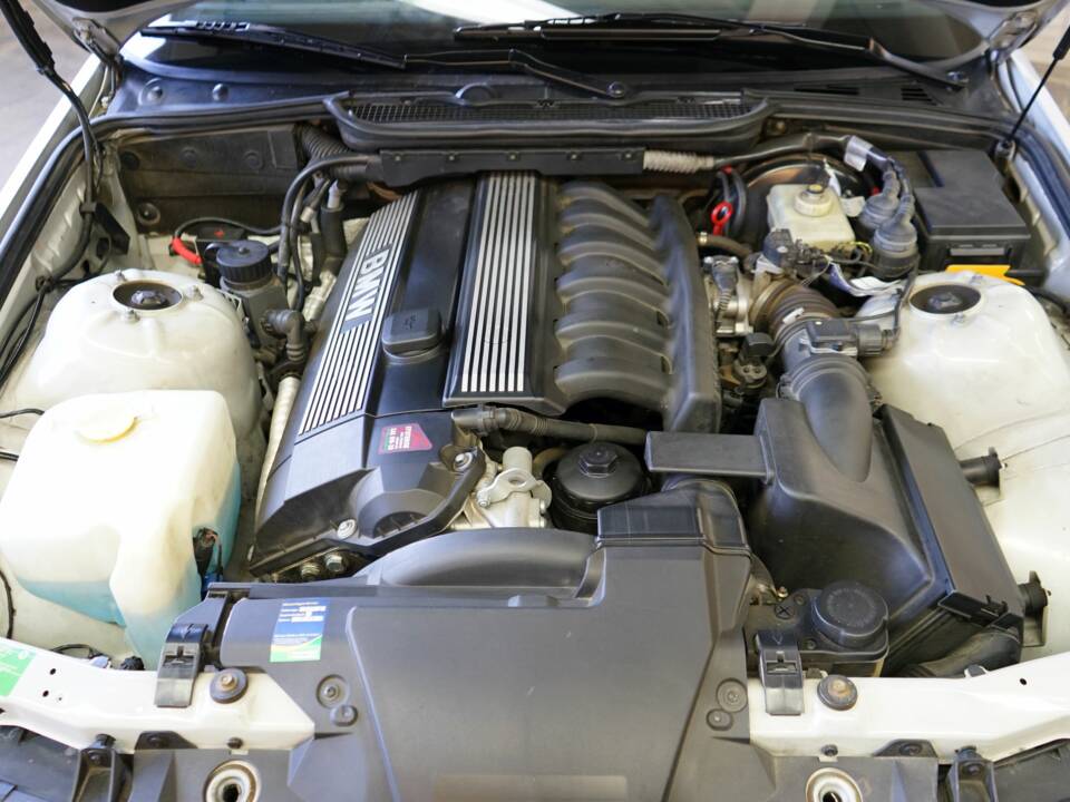 Immagine 22/23 di BMW 323ti Compact (1998)