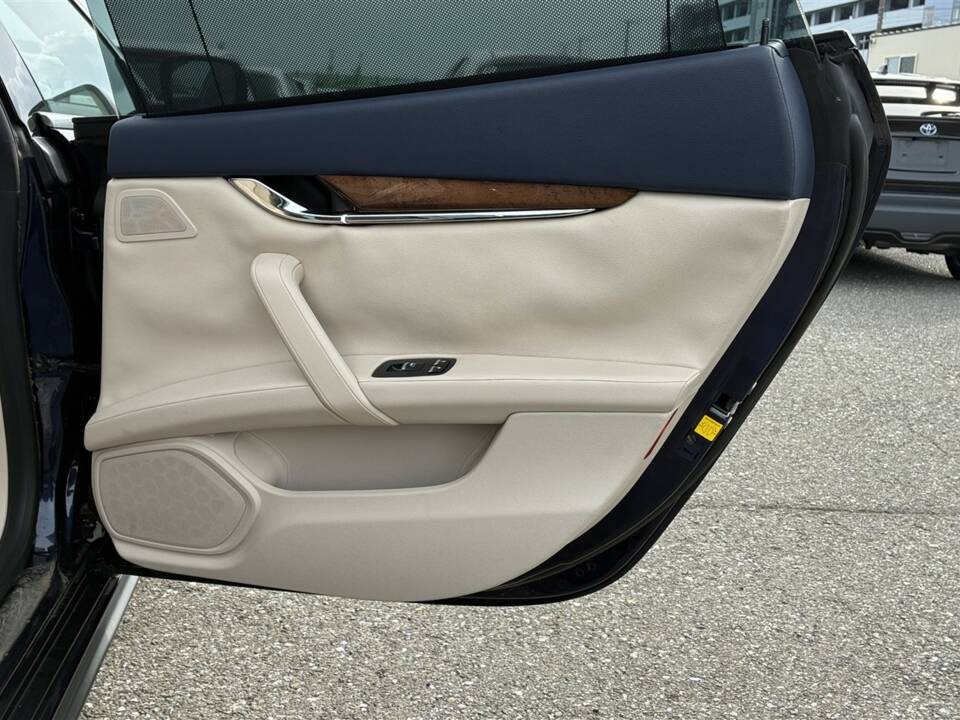 Image 31/53 of Maserati Quattroporte GTS (2013)