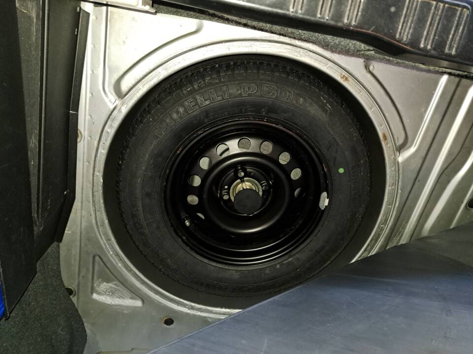 Image 14/15 of BMW 325e (1987)