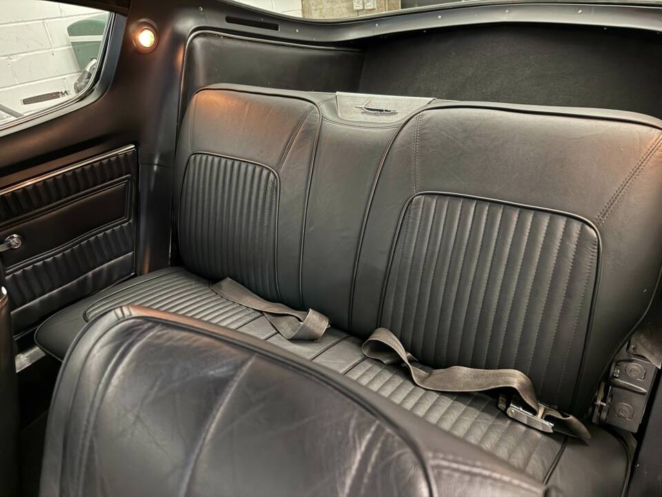 Image 14/18 de Plymouth Barracuda Fastback (1967)