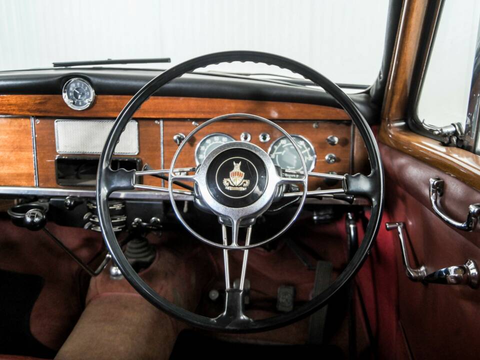 Image 8/50 de Rover 100 (1962)