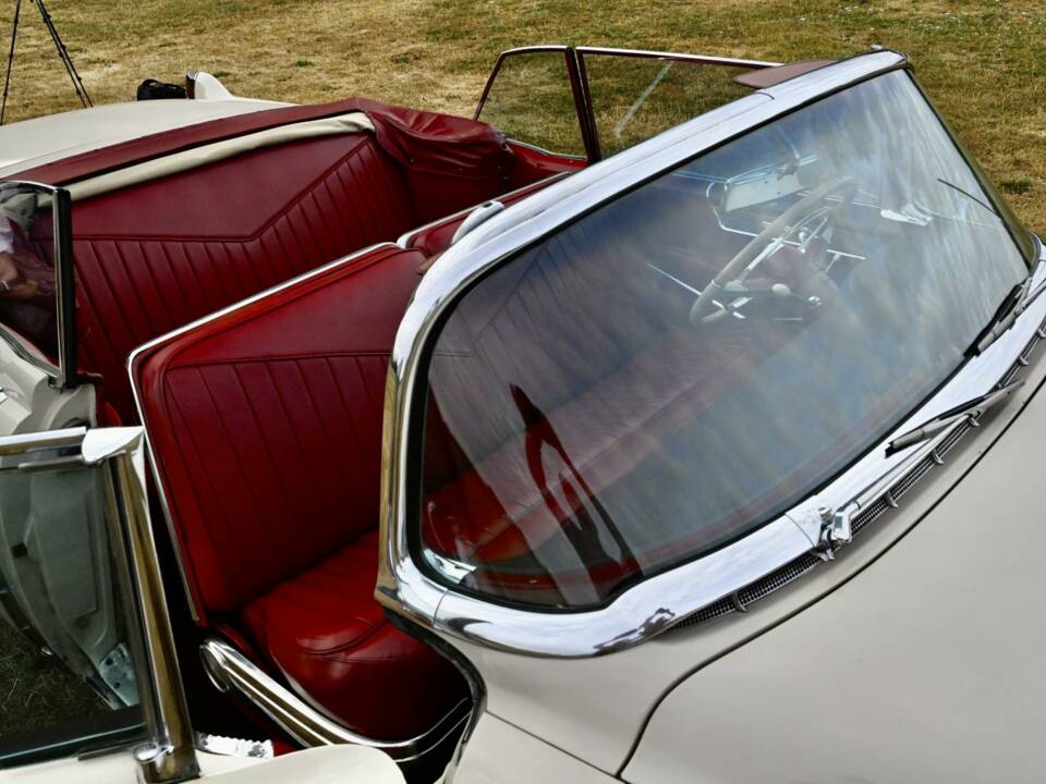 Bild 48/50 von Cadillac 62 Convertible (1954)