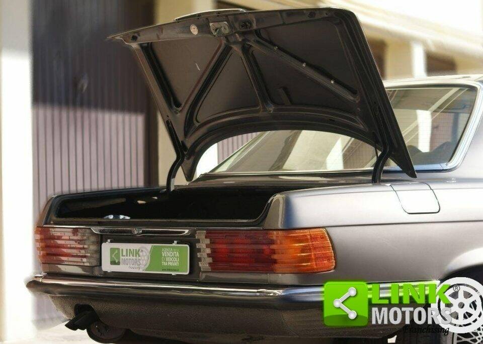 Image 12/50 of Mercedes-Benz 280 SLC (1976)