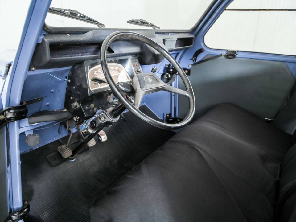 Image 11/50 of Citroën 2 CV 6 (1985)
