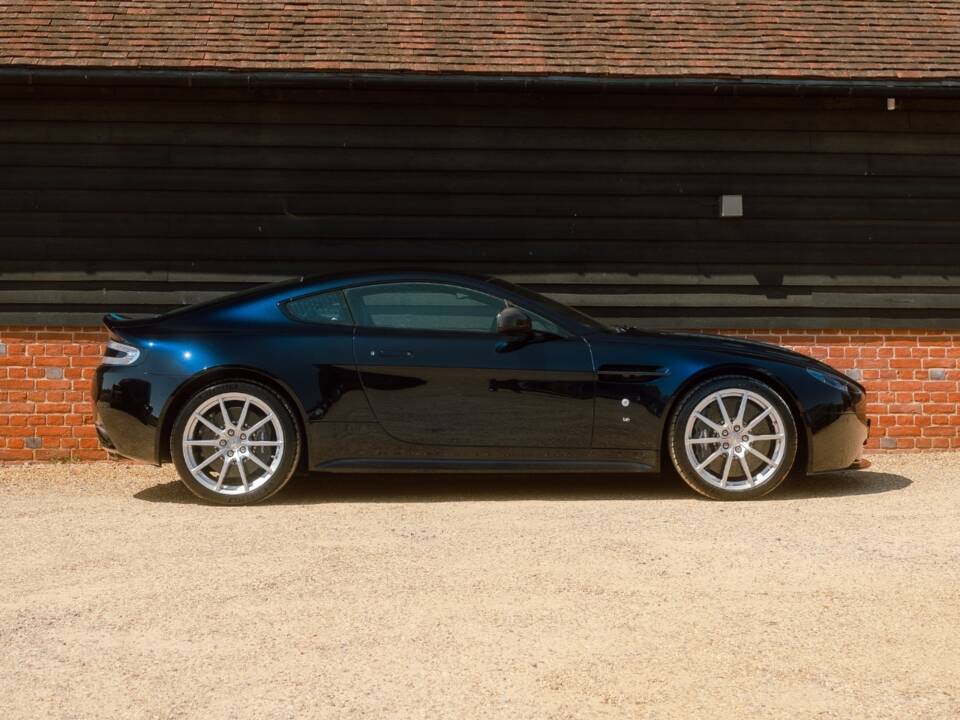 Bild 2/79 von Aston Martin V12 Vantage AMR (2018)