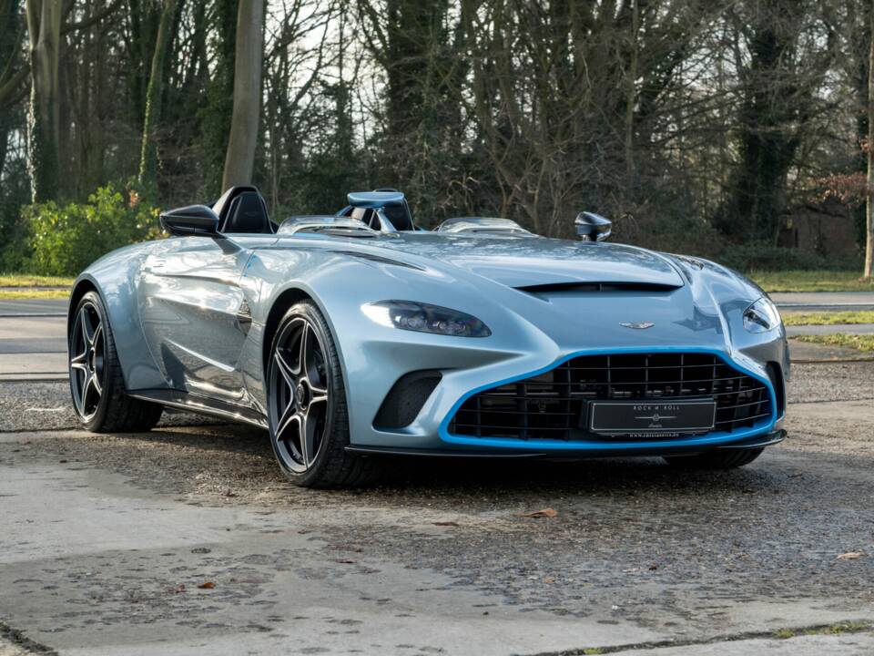 Bild 9/35 von Aston Martin V12 Speedster (2021)