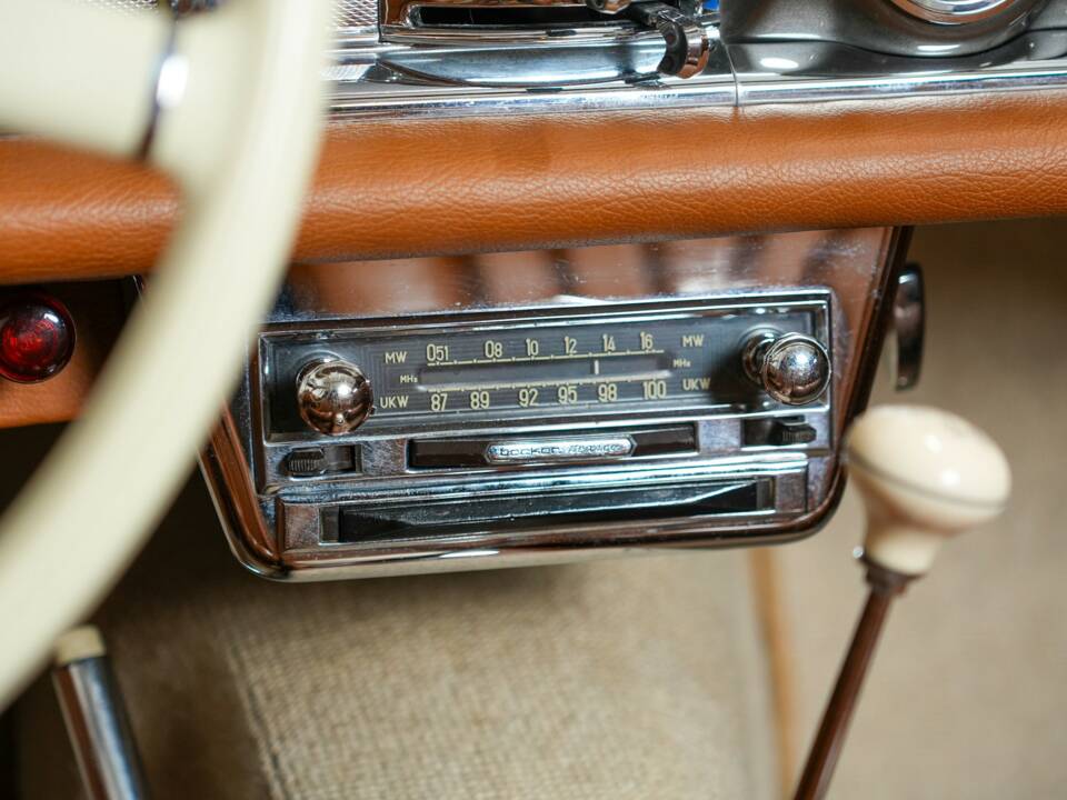 Immagine 41/48 di Mercedes-Benz 300 SL Roadster (1959)