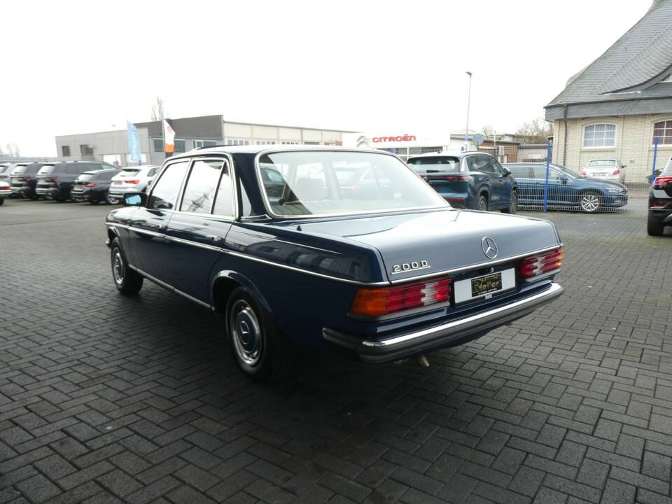 Imagen 6/21 de Mercedes-Benz 200 D (1984)