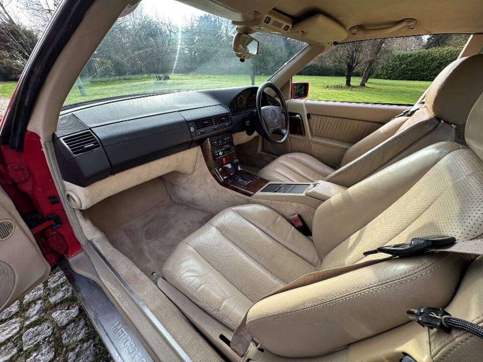 Image 24/30 of Mercedes-Benz SL 280 (1994)