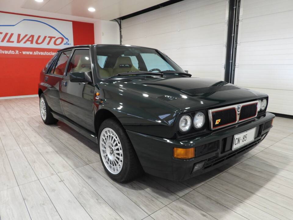 Imagen 7/8 de Lancia Delta HF Integrale 16V (1992)