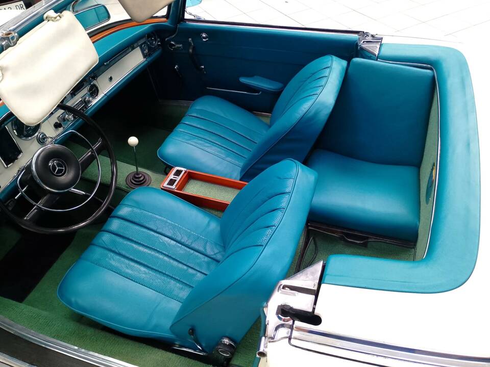 Bild 35/79 von Mercedes-Benz 230 SL (1965)