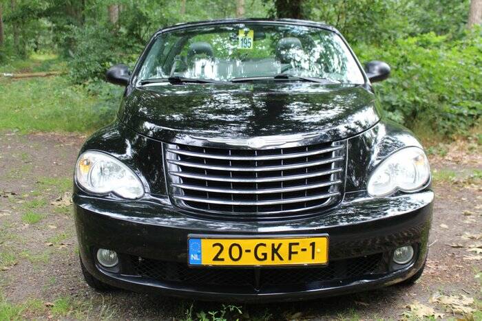 Image 3/7 de Chrysler PT Cruiser Cabrio Limited 2.4 (2007)