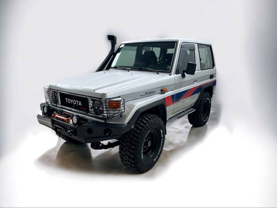 Image 1/14 of Toyota Land Cruiser BJ71 (1986)