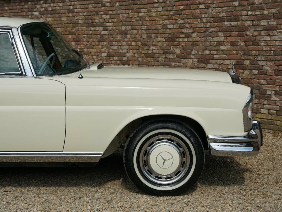 Image 30/50 de Mercedes-Benz 280 SE (1968)