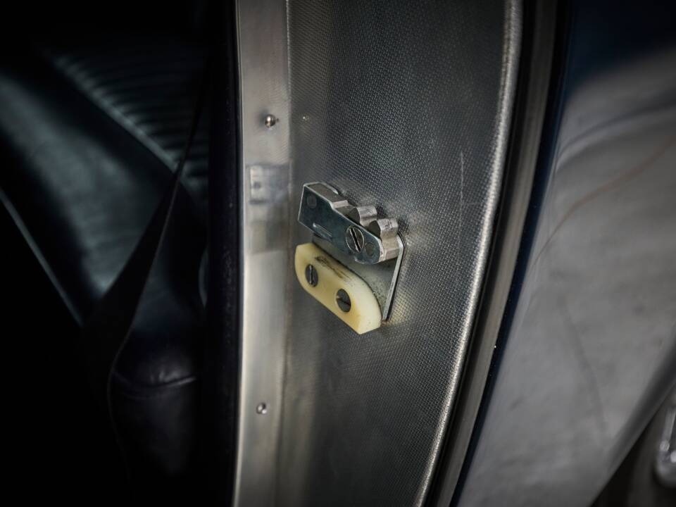 Afbeelding 52/60 van Aston Martin DB 6 (1968)