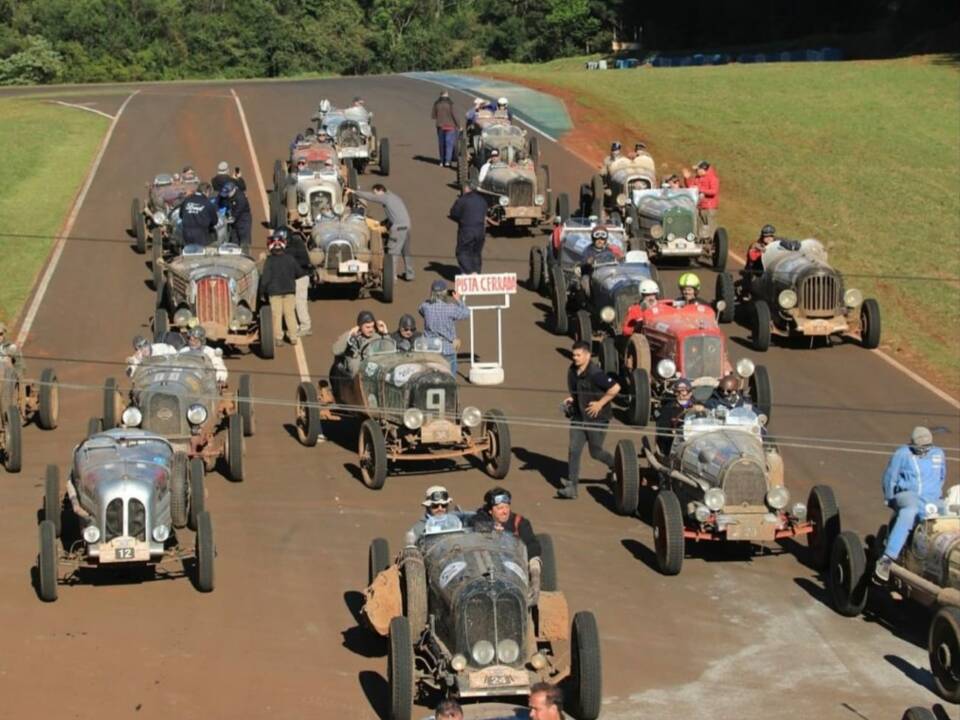 Image 8/9 of Ford Model A Speedster (1929)