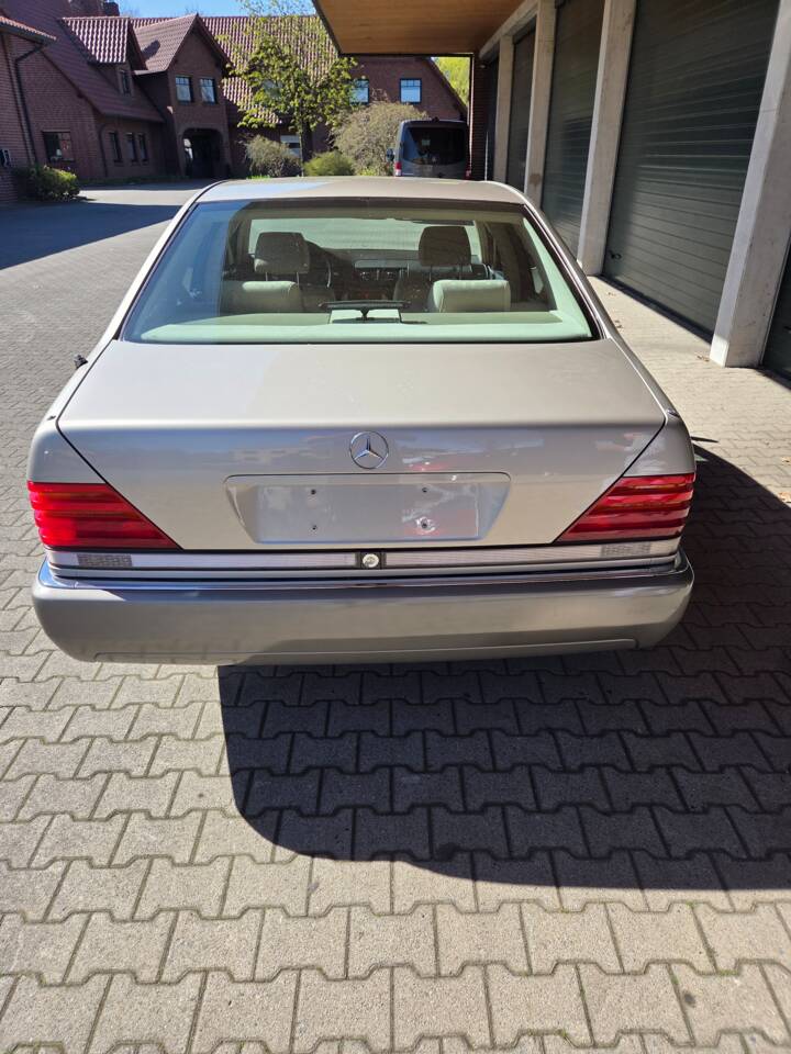 Bild 5/12 von Mercedes-Benz 300 SE (1991)
