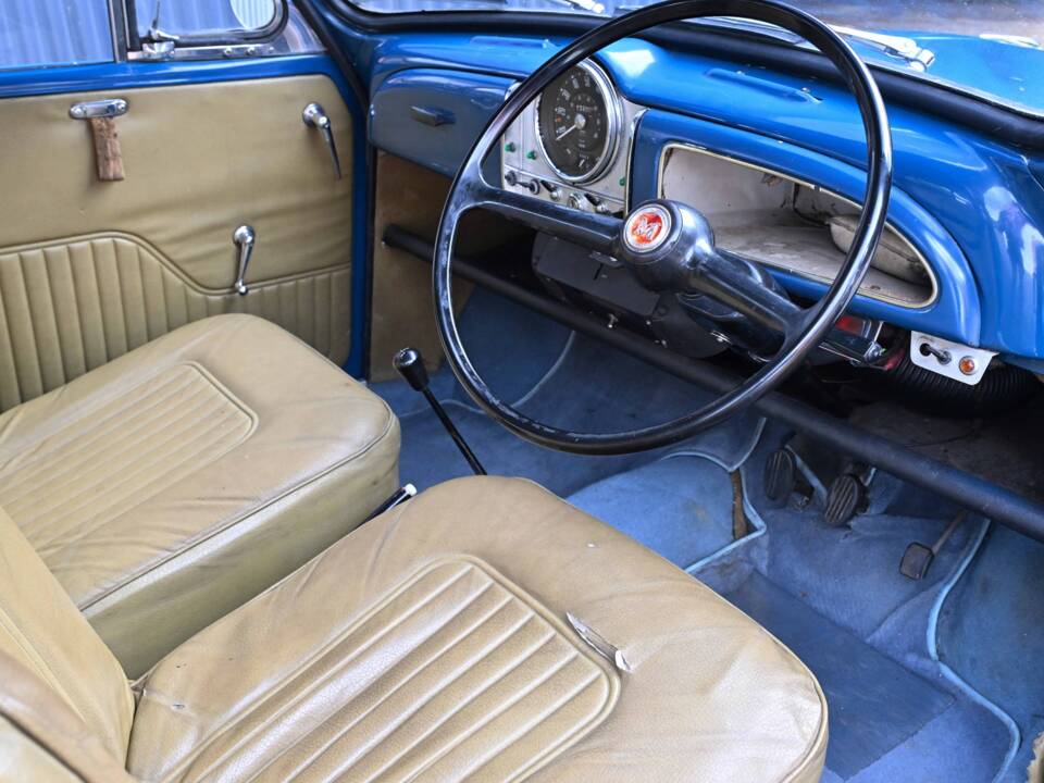 Image 4/50 of Morris Minor 1000 Traveller (1971)