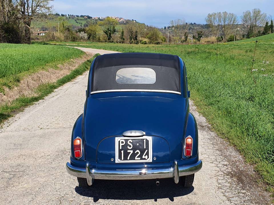 Image 30/40 de FIAT 500 C Topolino (1950)
