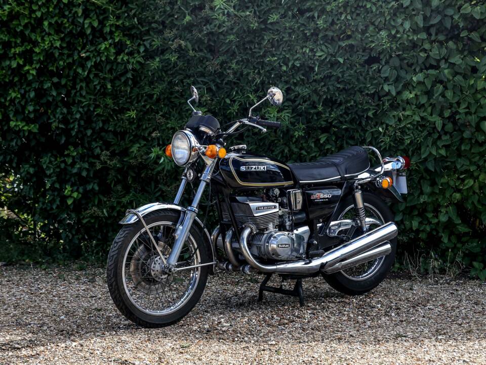 Image 1/25 of Suzuki GT 550 II (1976)