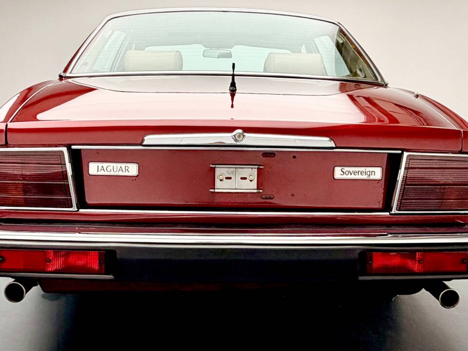Afbeelding 7/17 van Jaguar XJ 6 4.0 (1990)