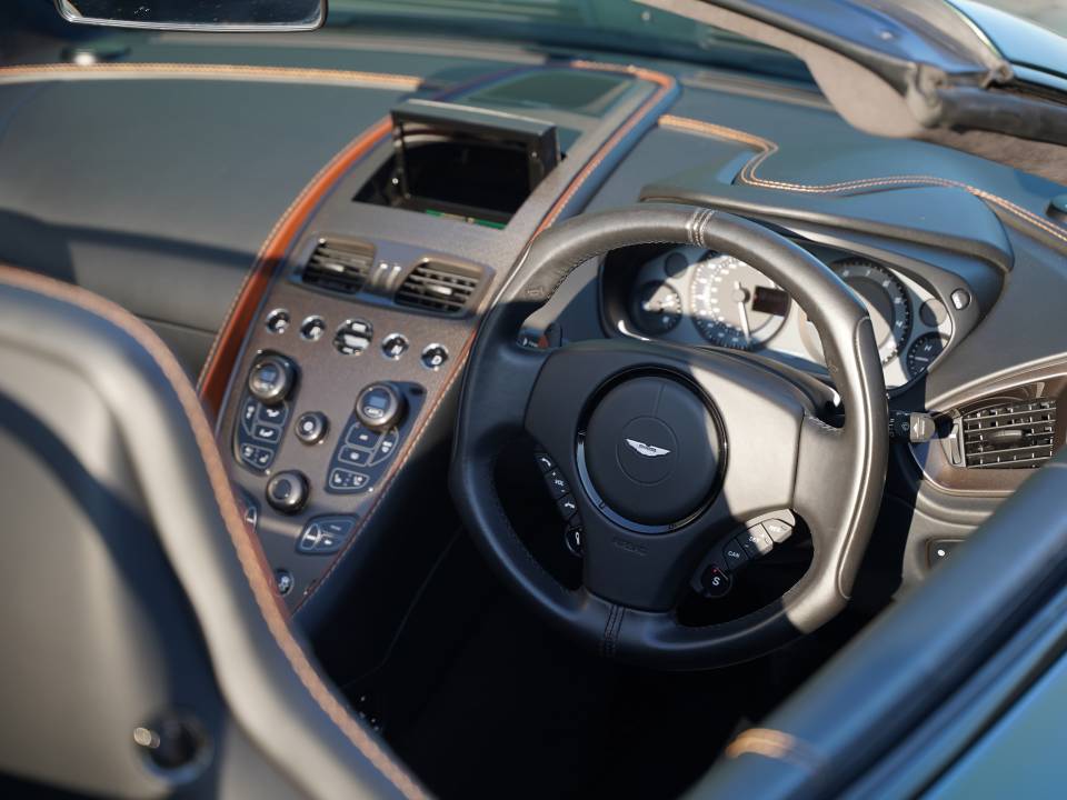 Afbeelding 12/50 van Aston Martin Vanquish S Volante (2018)