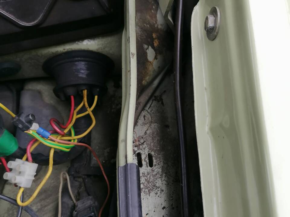 Image 14/22 de Mercedes-Benz 300 TD (1979)