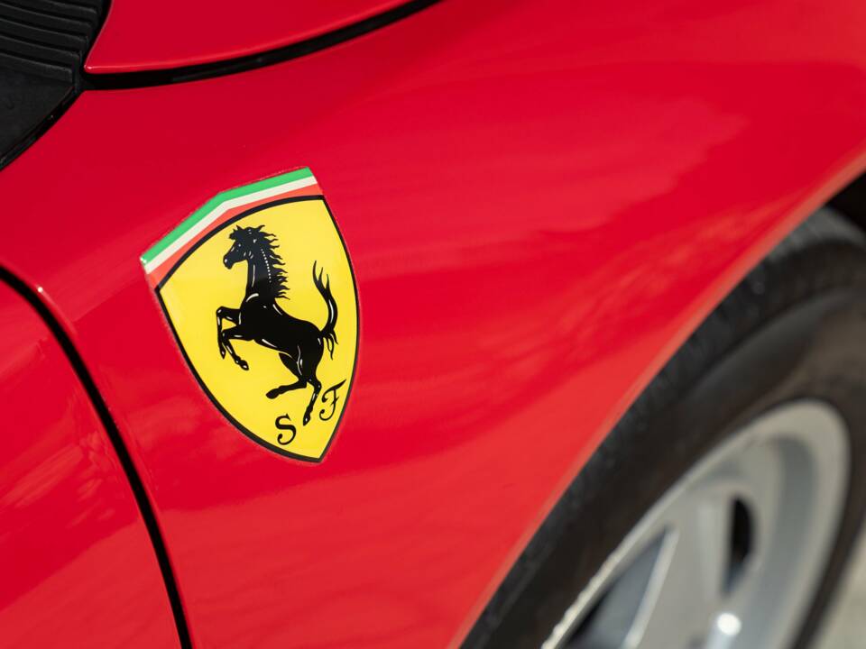 Image 31/50 of Ferrari Mondial T (1991)