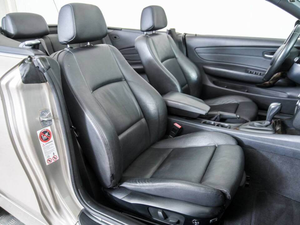 Immagine 16/50 di BMW 125i (2011)