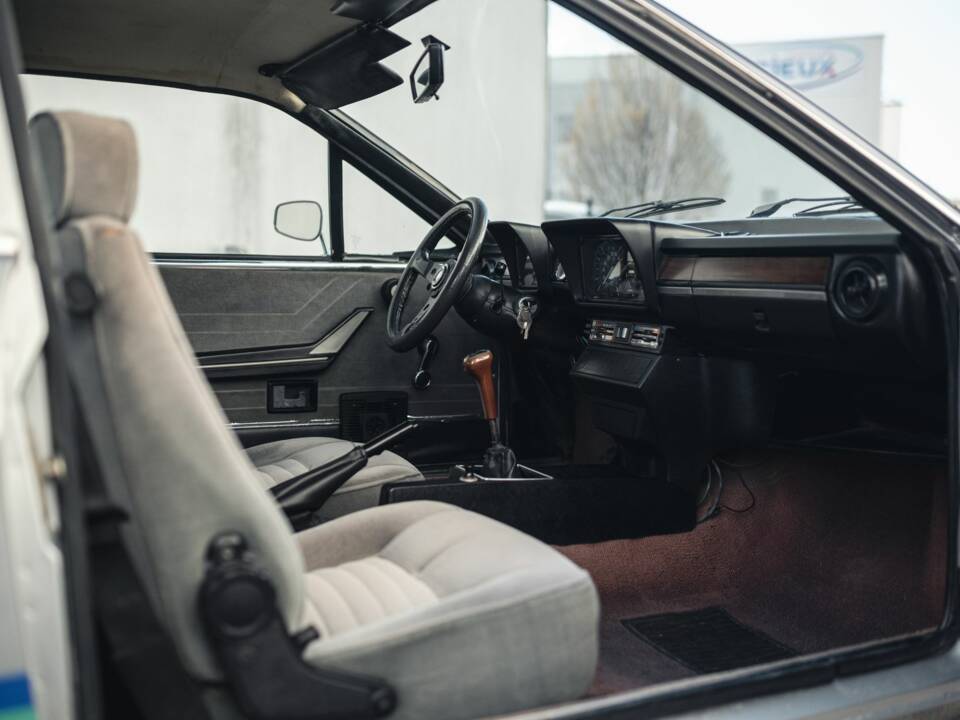 Image 20/32 of Alfa Romeo Alfetta GTV 2000 (1977)