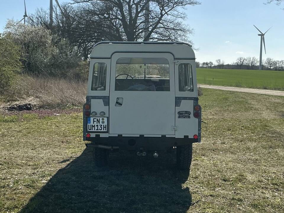 Image 7/8 of Land Rover 109 (1977)