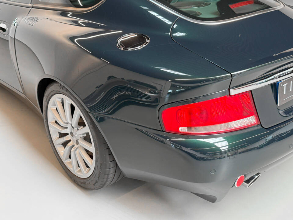 Image 14/43 of Aston Martin V12 Vanquish (2003)