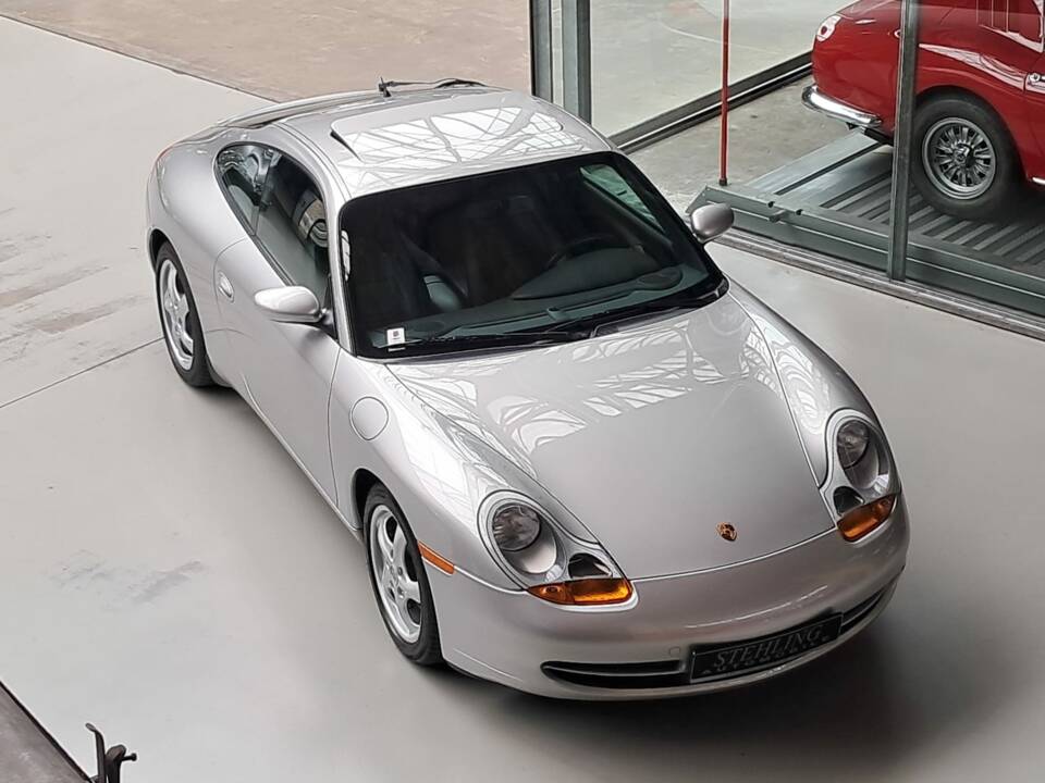 Immagine 21/33 di Porsche 911 Carrera (1996)