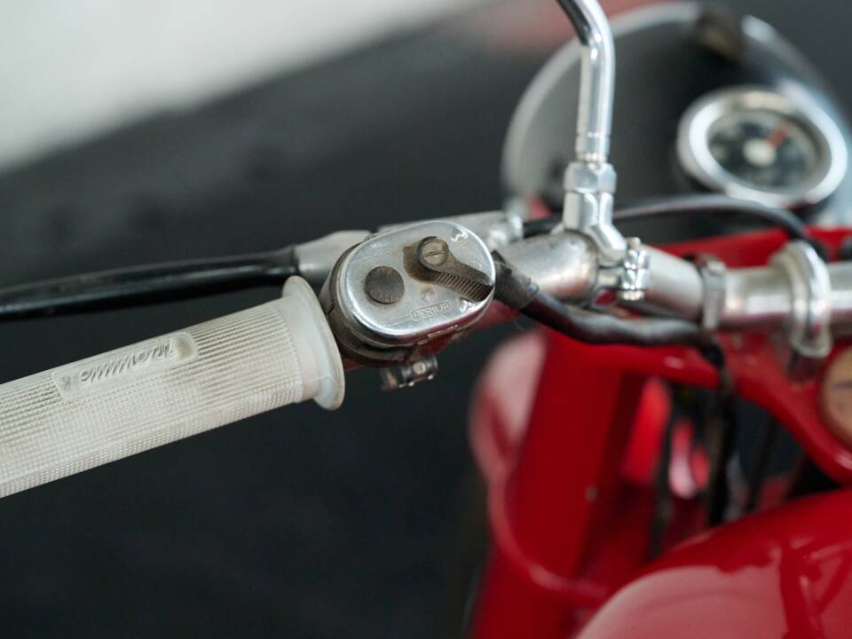 Image 24/28 of MV Agusta 125 TR (1958)