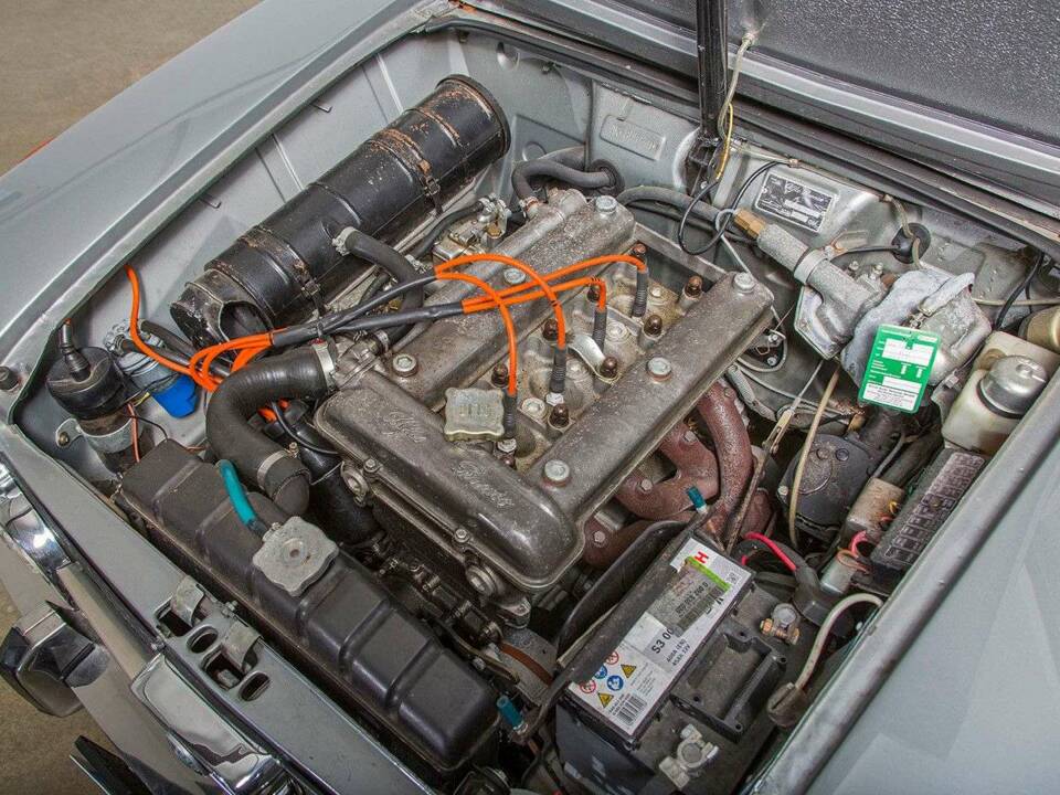 Image 22/23 of Alfa Romeo Giulia 1600 Super Biscione (1970)