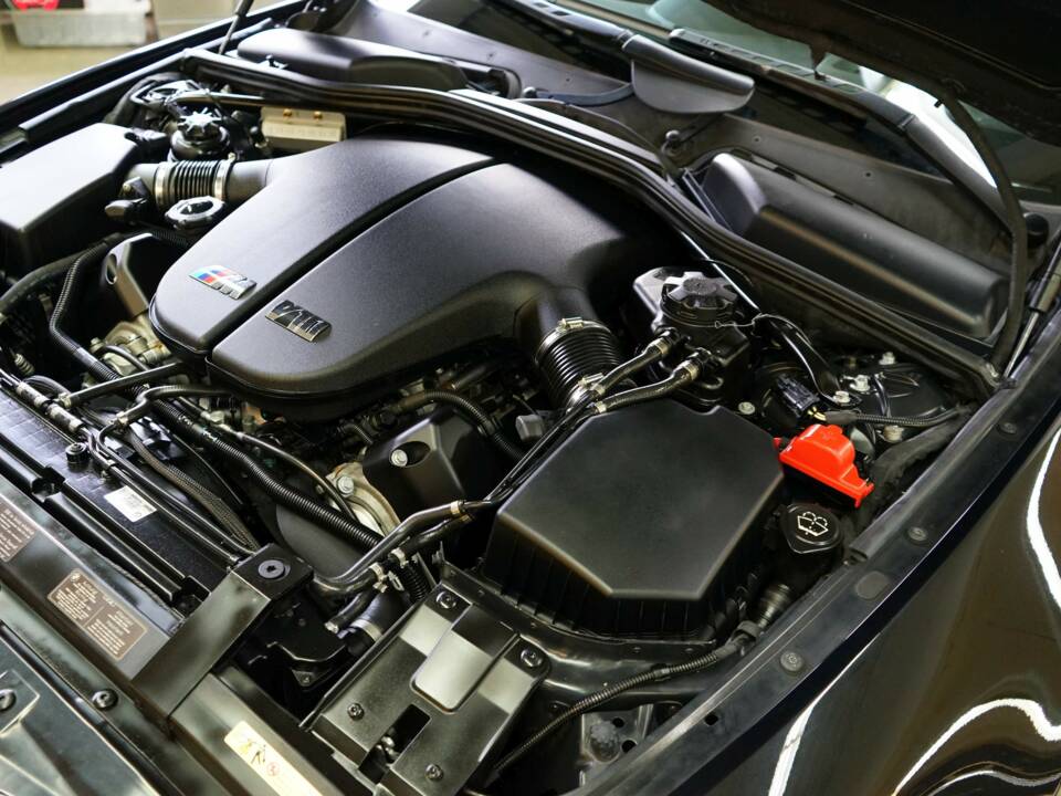 Bild 27/32 von BMW M6 (2006)