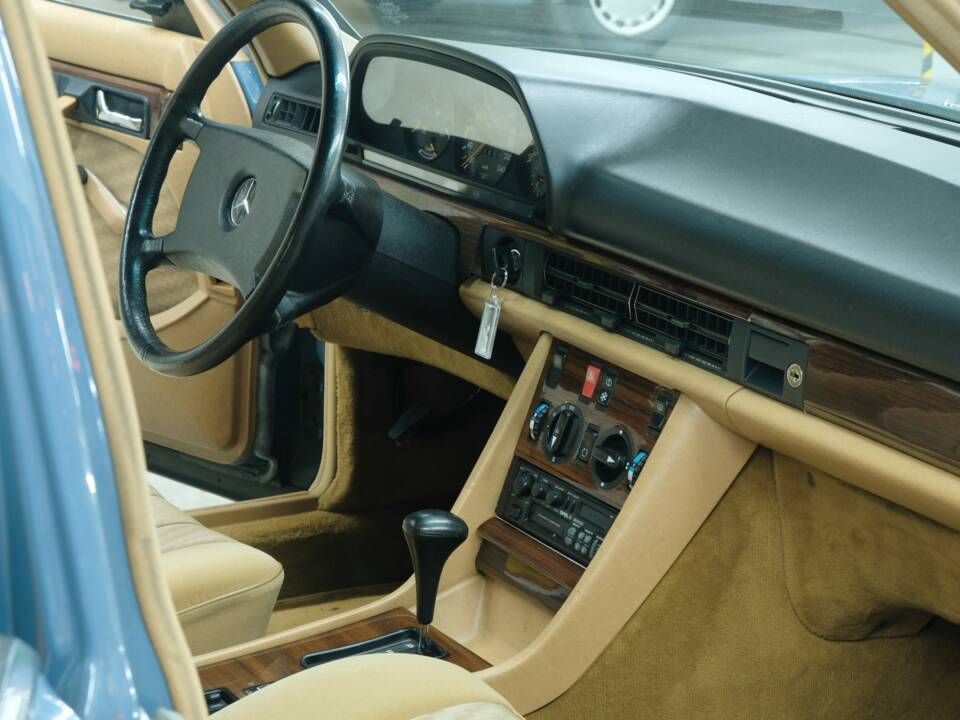 Bild 29/50 von Mercedes-Benz 280 SE (1983)