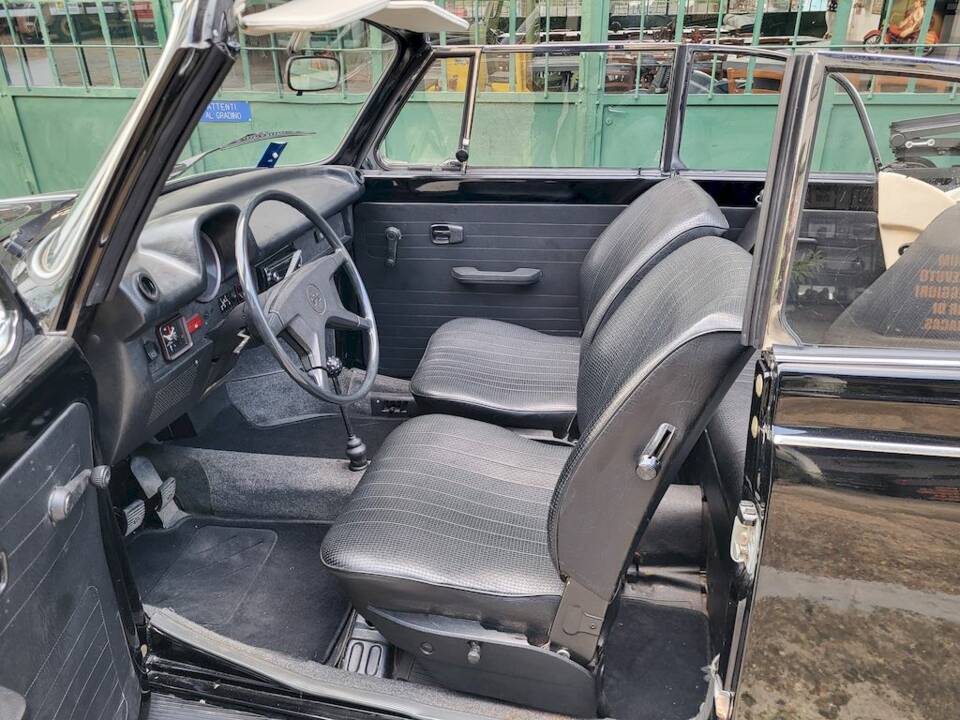 Immagine 31/47 di Volkswagen Käfer 1303 (1974)