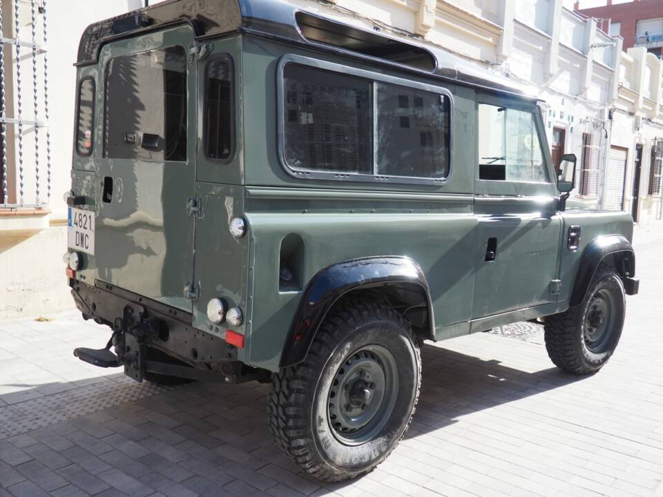 Bild 8/17 von Land Rover Defender 90 Heritage (2006)