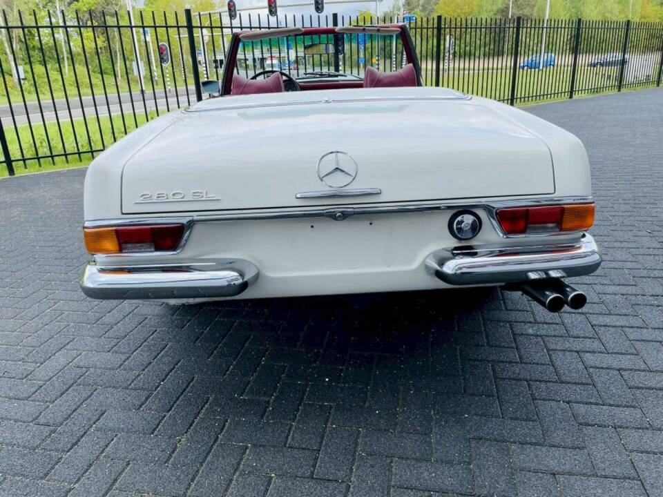 Immagine 11/36 di Mercedes-Benz 280 SL (1970)