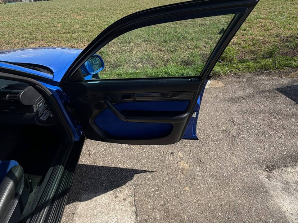 Image 25/29 of Audi S6 Plus Avant (1996)