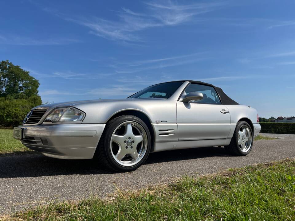 Image 7/91 of Mercedes-Benz SL 320 "Final Edition" (2001)