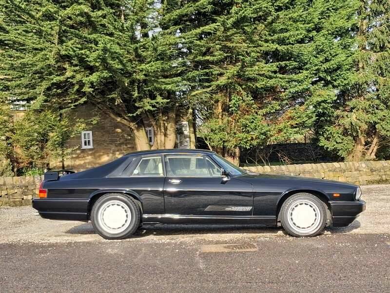 Image 18/41 de Jaguar XJRS 6.0 (1990)