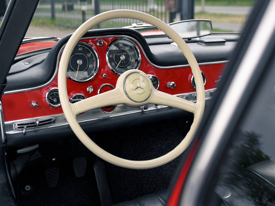 Image 26/38 of Mercedes-Benz 300 SL &quot;Gullwing&quot; (1955)
